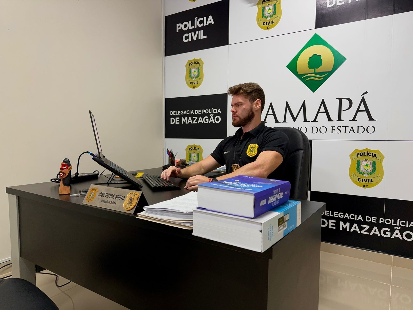 EM MAZAGÃO, POLÍCIA CIVIL INDICIA INTERNO DO IAPEN IDENTIFICADO COMO MANDANTE DE HOMICÍDIO E LÍDER DE GRUPO CRIMINOSO E REPRESENTA PELAS INTERNAÇÕES DE ADOLESCENTES EM CONFLITO COM A LEI